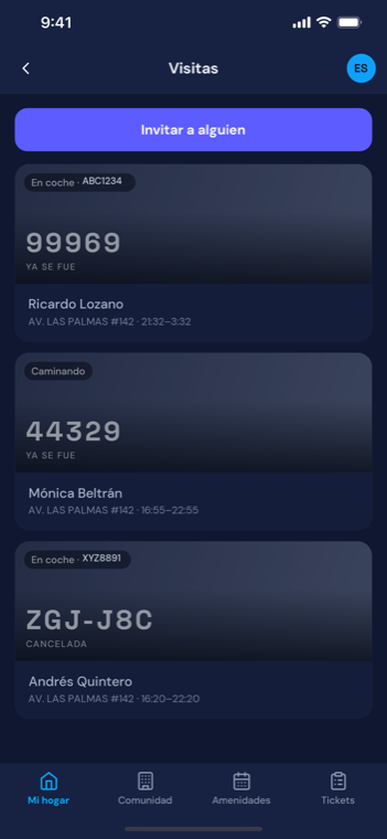 Pantalla de visitas en la app de Jomii, con el código que el invitado presenta en caseta.